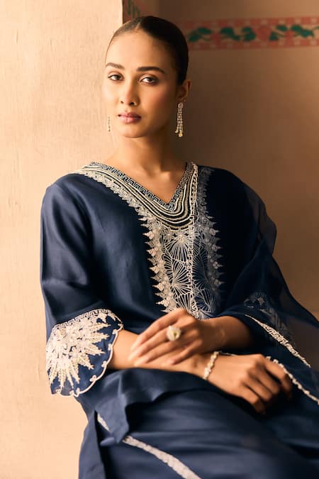 Buy_1999ad By Amita & Deepak_Blue Chanderi Embroidery, Zari V-neck Thread Kurta Set 