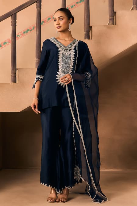 1999ad By Amita & Deepak Chanderi Thread Embroidered Kurta Set 