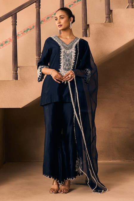 Shop_1999ad By Amita & Deepak_Blue Chanderi Embroidery V-neck Thread Kurta And Pant Set _Online_at_Aza_Fashions