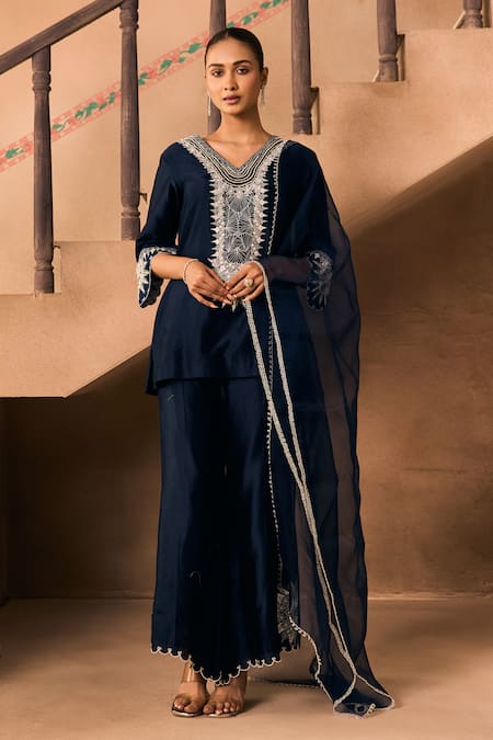 Buy_1999ad By Amita & Deepak_Blue Chanderi Embroidery V-neck Thread Kurta And Pant Set 