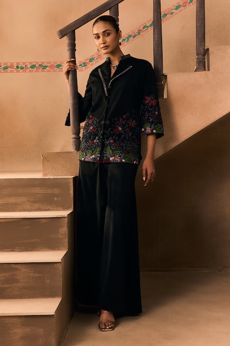 1999ad By Amita & Deepak Floral Embroidered Jacket & Pant Set 