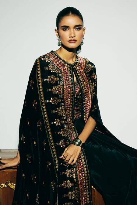 Buy_Basanti - Kapde Aur Koffee_Black Velvet Mirrors, Lace, Embroidery V-neck, Round Cape And Draped Skirt Set 