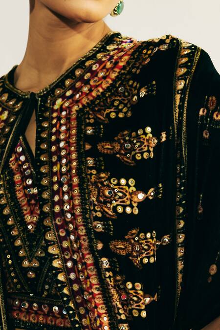 Shop_Basanti - Kapde Aur Koffee_Black Velvet Mirrors, Lace, Embroidery V-neck, Round Cape And Draped Skirt Set 