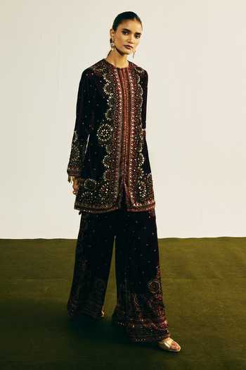Basanti Kapde aur Koffee_Purple Velvet Mirrors, Lace, Embroidery Round Neck Kurta And Palazzo Set _Online_at_Aza_Fashions