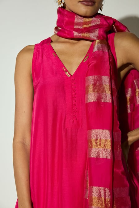 Basanti Kapde aur Koffee_Pink Bemberg Zari, Tassels V-neck Rani Short Anarkali Set _Online_at_Aza_Fashions