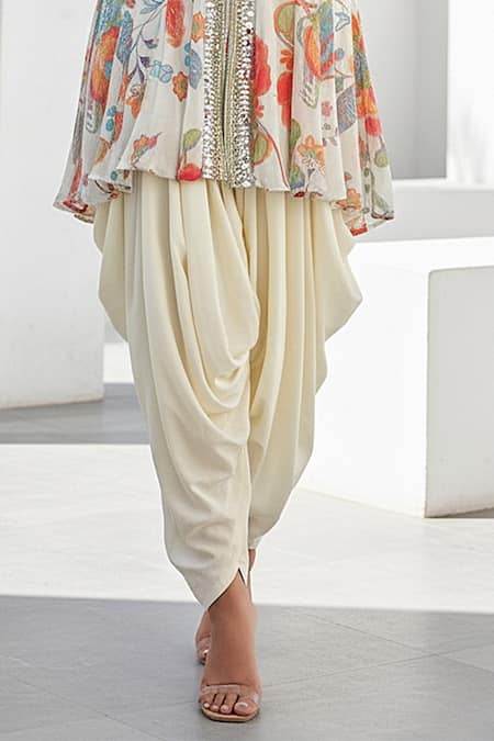 Basanti Kapde aur Koffee Ivory Georgette Sequins V-neck Embroidered Peplum Dhoti Set Online at Aza Fashions Basanti Kapde aur Koffee_Ivory Georgette Sequins V-neck Embroidered Peplum Dhoti Set _Online_at_Aza_Fashions
