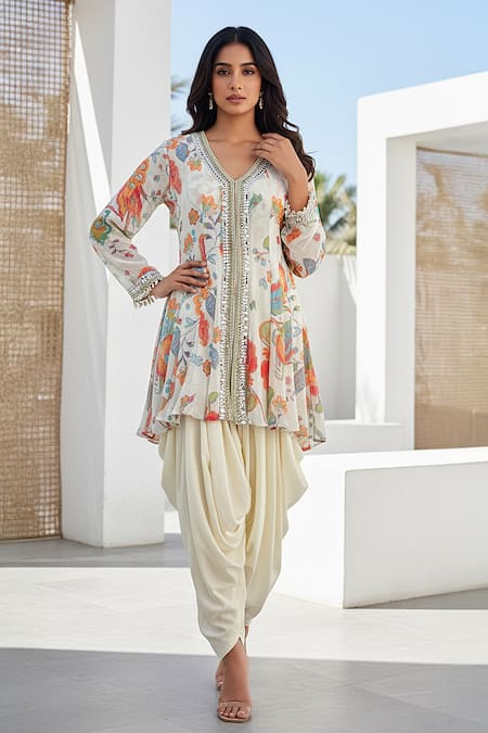 Buy Basanti Kapde aur Koffee Ivory Georgette Sequins V-neck Embroidered Peplum Dhoti Set Online at Aza Fashions Buy_Basanti Kapde aur Koffee_Ivory Georgette Sequins V-neck Embroidered Peplum Dhoti Set _Online_at_Aza_Fashions