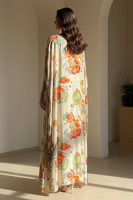 Basanti - Kapde Aur Koffee Ivory Crepe Garden Embroidered Cape Set 