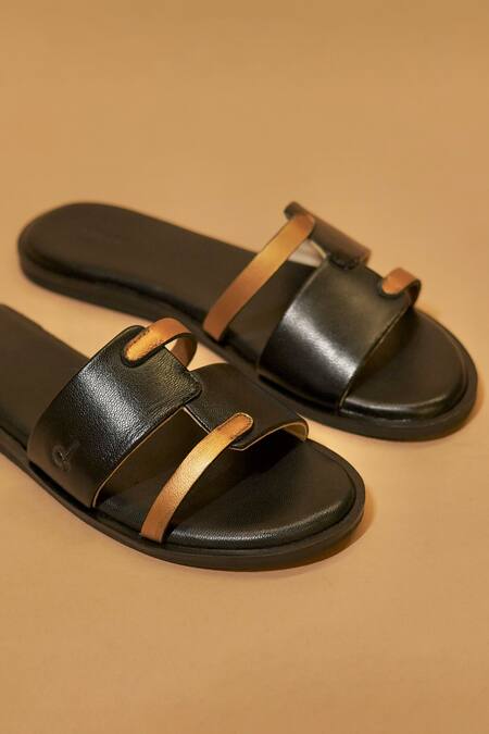 Buy_Dmodot_Black Pelle Oro Flats _Online_at_Aza_Fashions