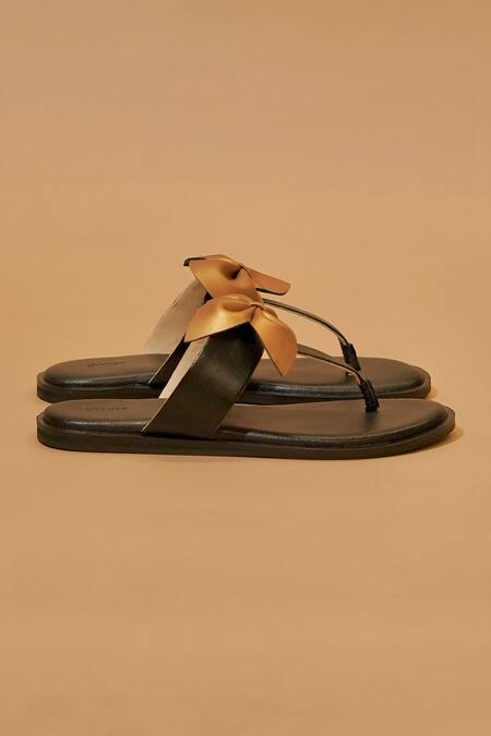 Dmodot_Black Pelle Bella Nodo Flats _Online_at_Aza_Fashions