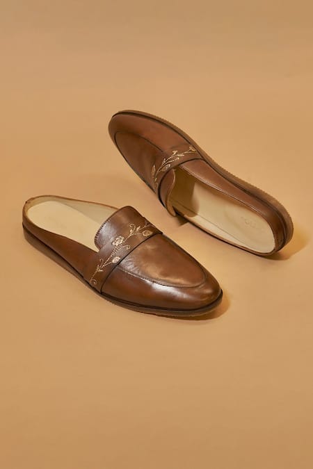 Dmodot Hoffler Ricamo Bruciato Bruno Mules 