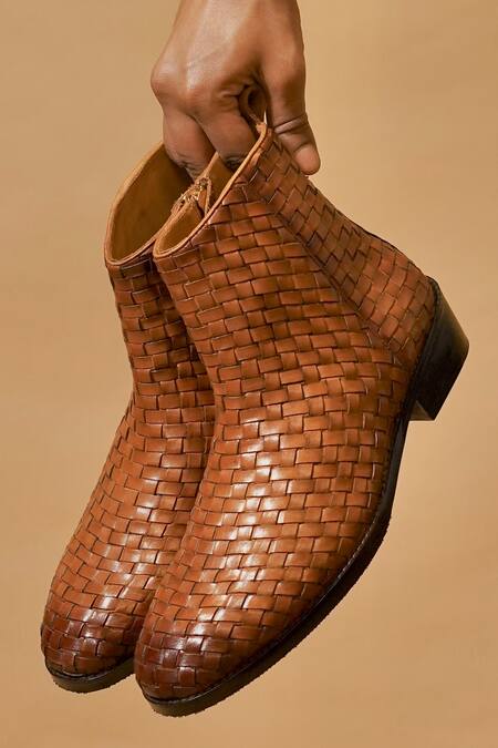 Shop_Dmodot_Brown Sprazzo Tesso Caramello Boots _Online_at_Aza_Fashions