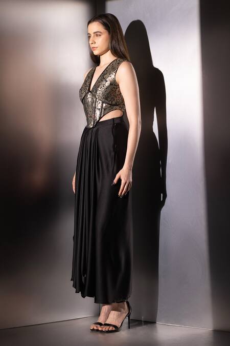 Shop_Label Muslin_Black Brocade, Satin, Silk Zari V-neck Shadowkine Corset And Skirt Set 