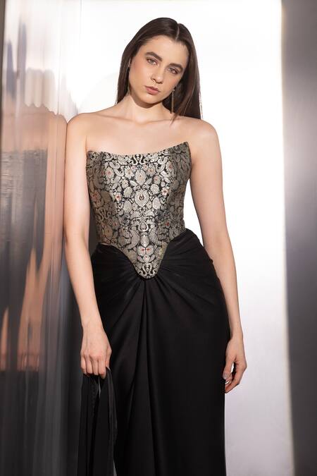 Buy_Label Muslin_Black Brocade, Satin, Silk Metallic Thread Contour Draped Skirt And Corset Set 