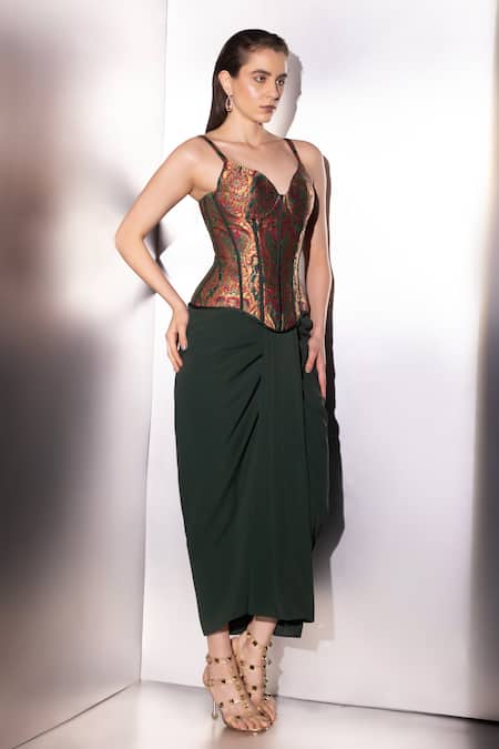 Buy Label Muslin Green Brocade, Satin Sweetheart Neck Seraphina Corset Set Online at Aza Fashions Buy_Label Muslin_Green Brocade, Satin Sweetheart Neck Seraphina Corset Set _Online_at_Aza_Fashions
