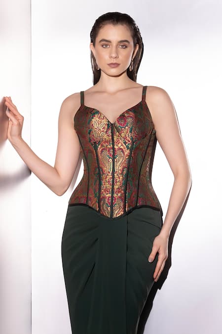 Label Muslin Green Brocade, Satin Sweetheart Neck Seraphina Corset Set at Aza Fashions Label Muslin_Green Brocade, Satin Sweetheart Neck Seraphina Corset Set _at_Aza_Fashions