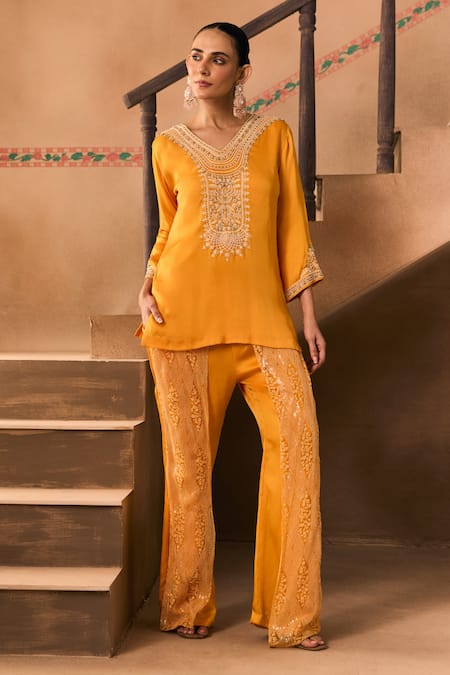 1999ad By Amita & Deepak Thread Embroidered Short Kurta & Pant Set 