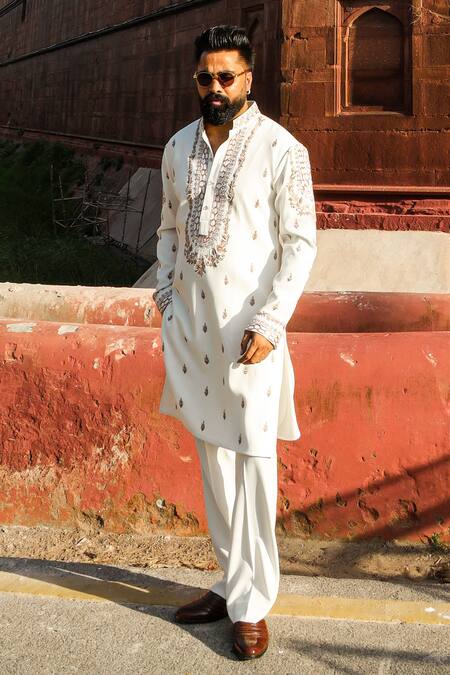 Buy_Courtyard By Abhi_Ivory Lycra Embroidery Floral Aari Handwork Kurta Set 