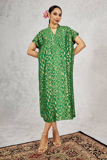 Shop_Shivani Bhargava_Green Tissue, Chanderi V-neck Geometric Pattern Midi Dress 