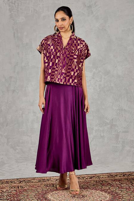 Shop_Shivani Bhargava_Purple Tissue, Chanderi V-neck Geometric Pattern Blouse _Online_at_Aza_Fashions
