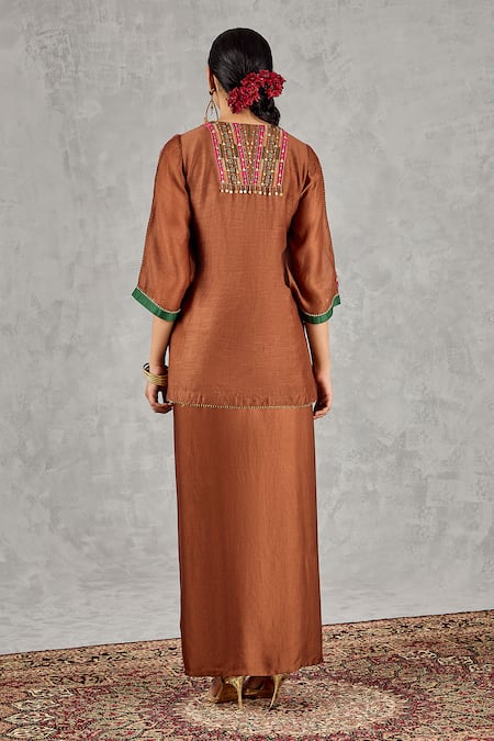 Shivani Bhargava Embroidered V Neck Kurta 