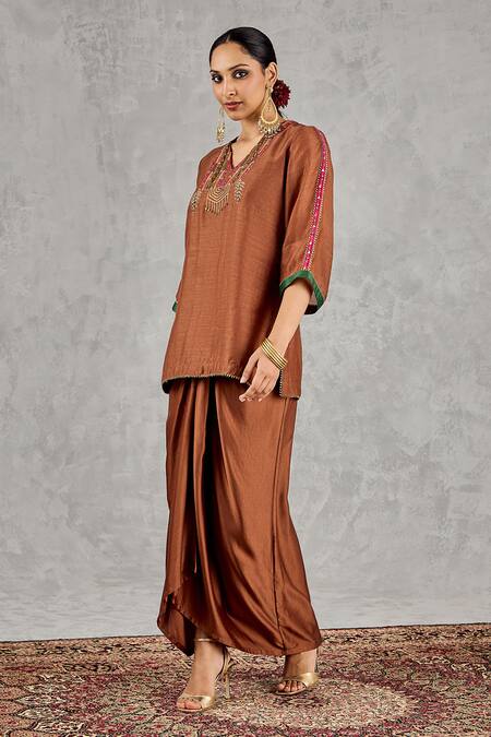 Shivani Bhargava_Brown Chanderi Embroidery, Beads, Metallic Thread V-neck V Kurta _Online_at_Aza_Fashions