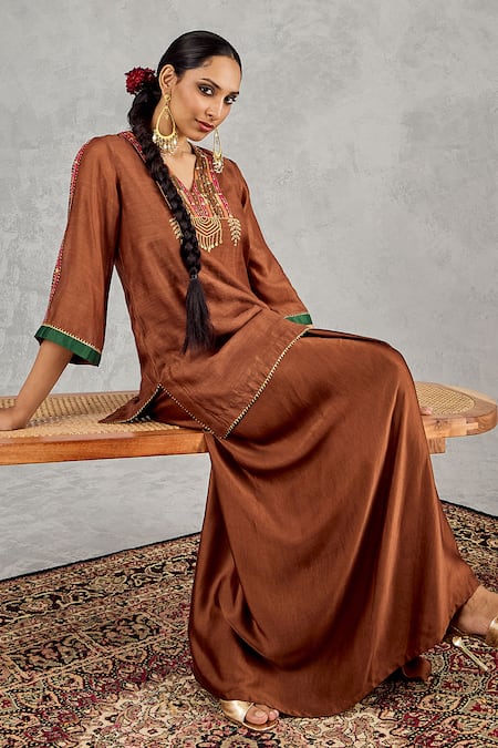 Shivani Bhargava Embroidered V Neck Kurta 