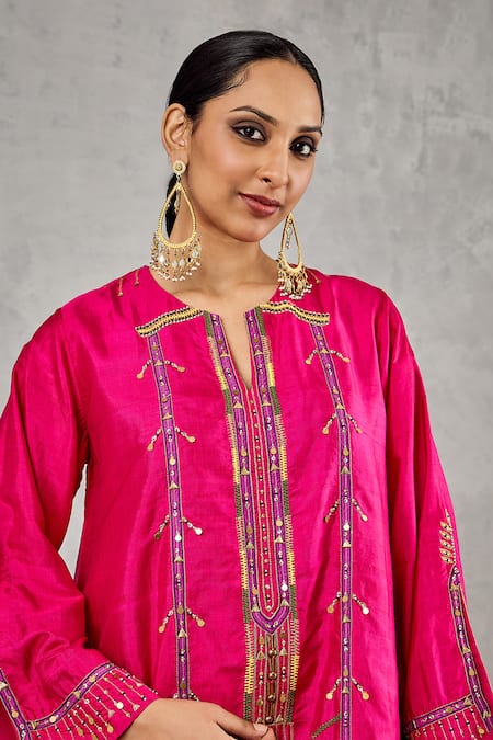 Shivani Bhargava_Pink Silk Embroidery, Sequins, Beads Split V-neck Kaftan _at_Aza_Fashions