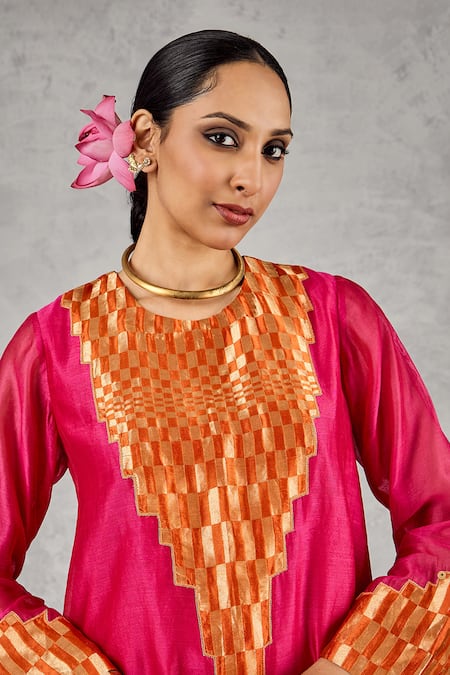 Buy_Shivani Bhargava_Pink Chanderi Round Neck Geometric Woven Short Kurta _Online_at_Aza_Fashions