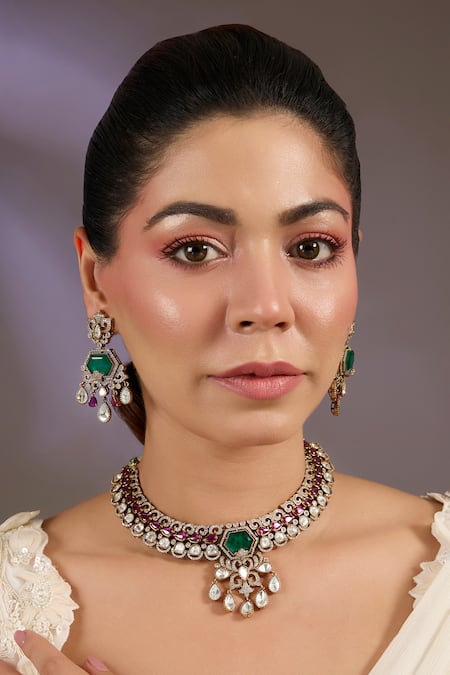 Vivinia By Vidhi Mehra Emerald & Kundan Choker Necklace Set 