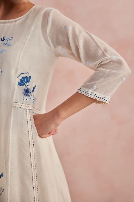Khamaj India_Cream Chanderi, Cotton Embroidery, Applique Round Neck Eden Kurta And Pant Set _Online_at_Aza_Fashions