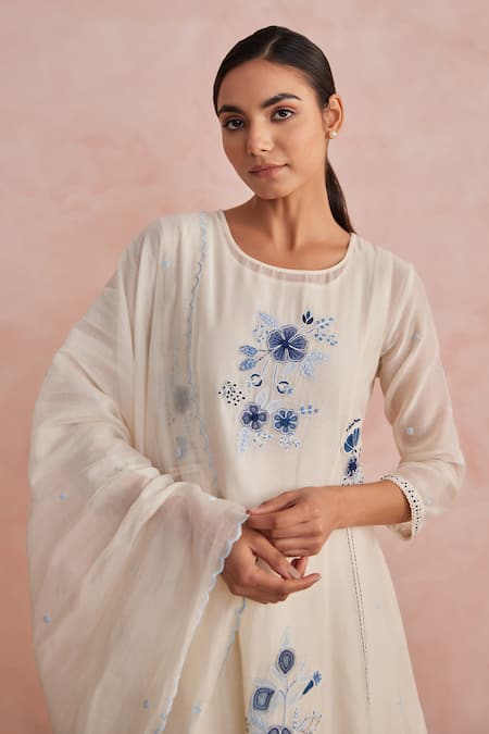Khamaj India_Cream Chanderi, Cotton Embroidery, Applique Round Neck Floral Kurta Set _Online_at_Aza_Fashions