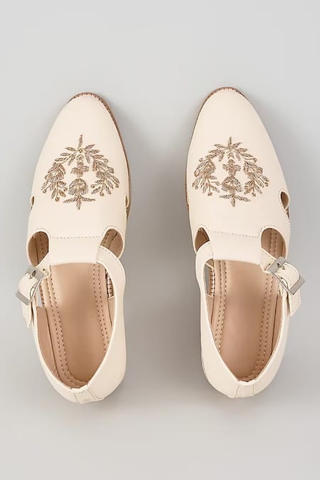 Rng Safawala Ivory Crown Buckle Sandals 