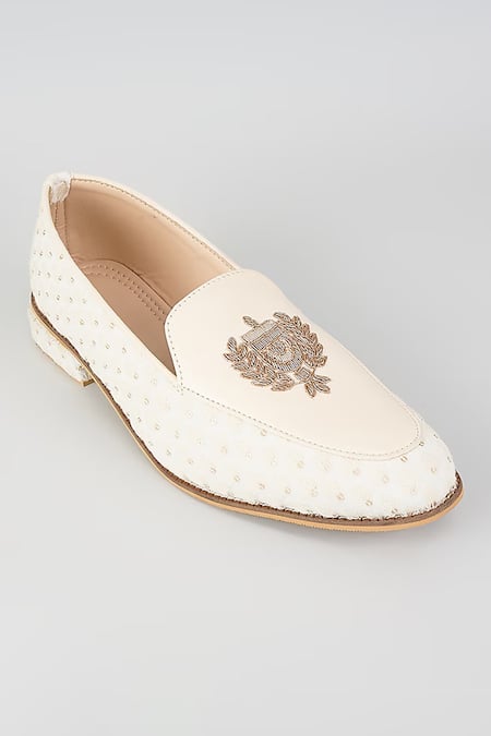 Rng Safawala Ivory Lucknowi Crown Juttis 