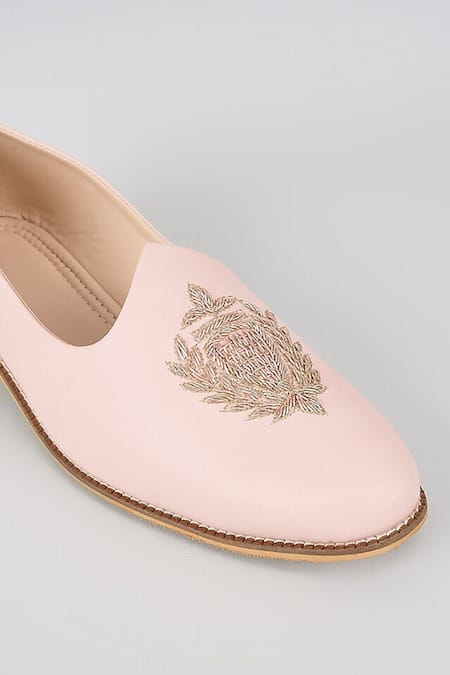 Buy_Rng Safawala_Pink Blush Crown Leather Juttis _Online_at_Aza_Fashions