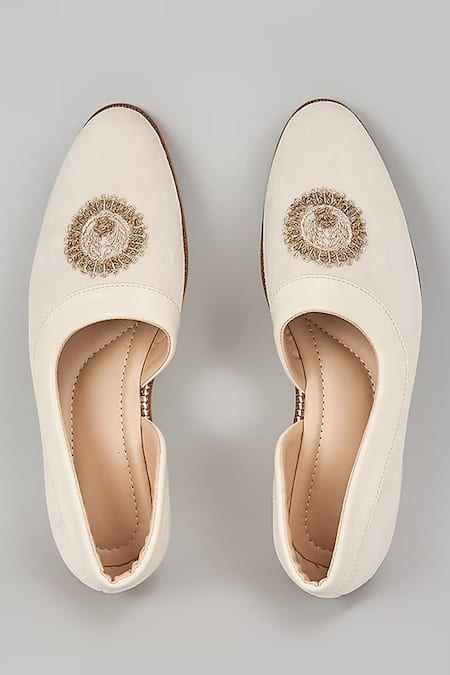 Rng Safawala Off White Embroidered Peshawaris 