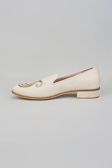 Rng Safawala_White Paisley Embroidered Loafers _Online_at_Aza_Fashions
