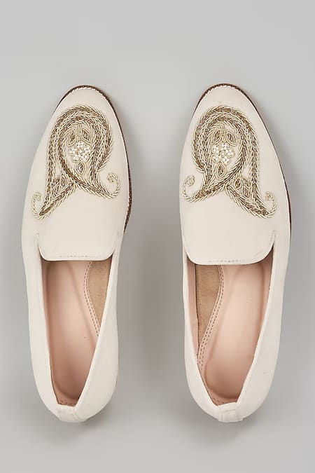 Rng Safawala Paisley Embroidered Loafers 