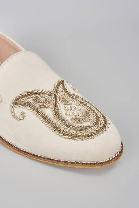 Buy_Rng Safawala_White Paisley Embroidered Loafers _Online_at_Aza_Fashions