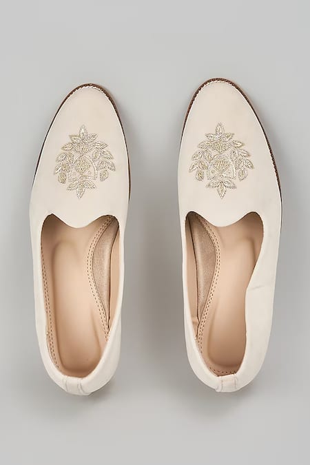 Rng Safawala Off White Embroidered Loafers 
