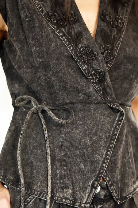 Buy_Kay Kay_Black Twill, Denim V-neck, Collared Duli Top And Pant Set _Online_at_Aza_Fashions