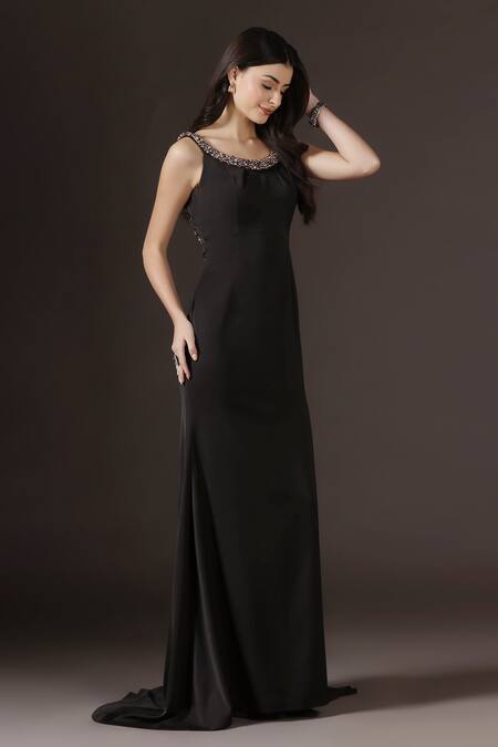 Buy_Pooja Peshoria_Black Crepe Crystals, Pearls Round Neck, Open Hand Embroidered Backless Gown 
