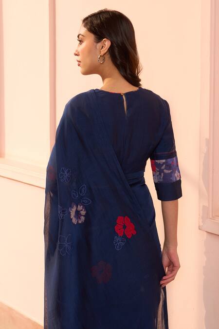 Shop_Vaayu_Blue Muslin, Cotton Applique, Embroidery Sapphire Floral Saree With Blouse _Online_at_Aza_Fashions