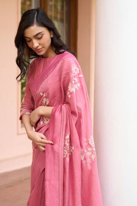 Vaayu_Pink Muslin, Cotton Applique Round Neck Hibiscus Saree With Blouse _Online_at_Aza_Fashions