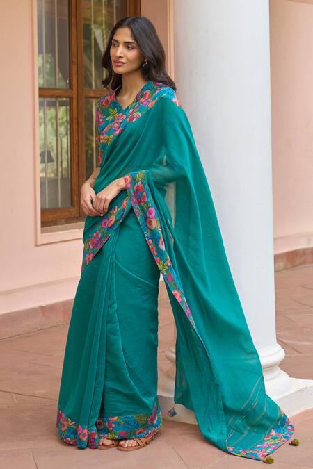 Vaayu_Green Muslin, Cotton Tassels V-neck Teal Bloom Saree With Blouse _at_Aza_Fashions