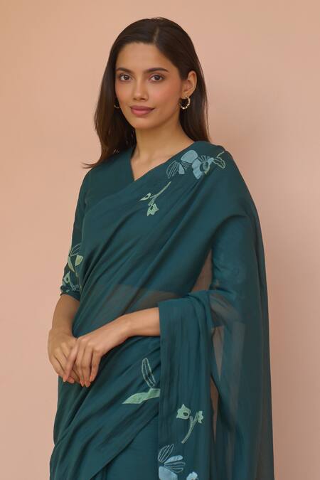 Vaayu_Green Muslin, Cotton Applique, Embroidery V-neck Jade Bloom Saree With Blouse _Online_at_Aza_Fashions