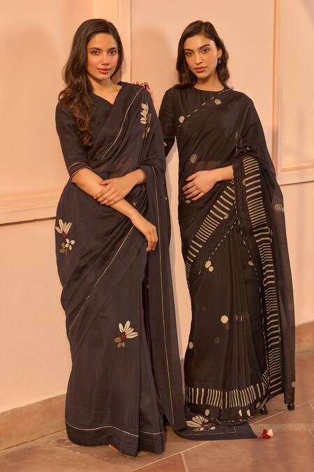Shop Vaayu Black Muslin, Cotton Embroidery Round Neck Noir Printed Saree With Blouse Online at Aza Fashions Shop_Vaayu_Black Muslin, Cotton Embroidery Round Neck Noir Printed Saree With Blouse _Online_at_Aza_Fashions
