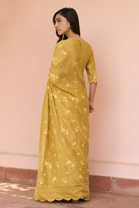 Vaayu Rue Thread Embroidered Saree With Blouse 