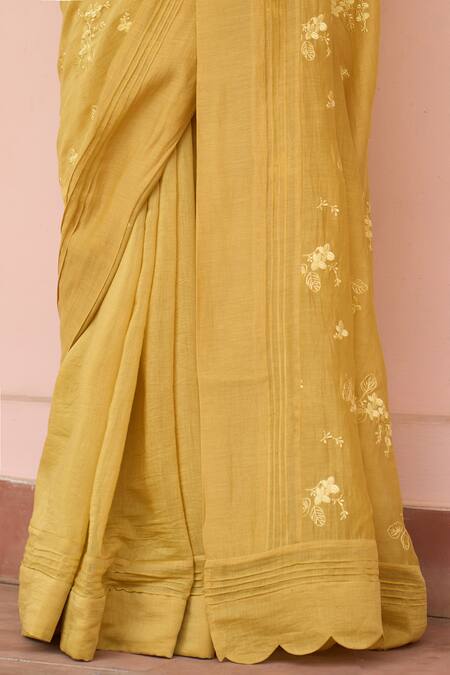 Vaayu Yellow Muslin, Cotton Embroidery Round Neck Rue Thread Saree With Blouse at Aza Fashions Vaayu_Yellow Muslin, Cotton Embroidery Round Neck Rue Thread Saree With Blouse _at_Aza_Fashions