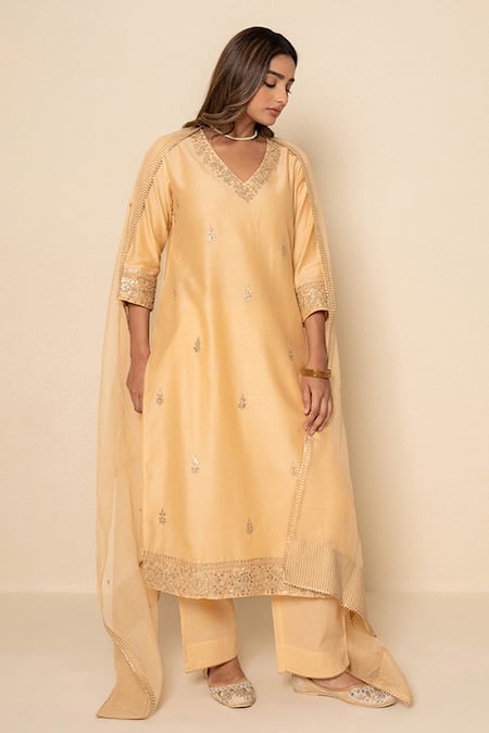 Kameez_Cream Chanderi, Cotton, Kota Doria Patti, Embroidery, Lace V-neck Kurta Set _Online_at_Aza_Fashions